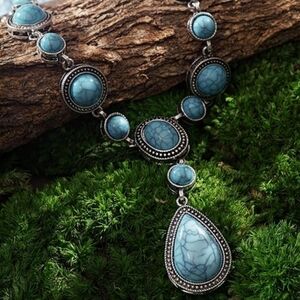Western Style Turquiose Teardrop Necklace NWT